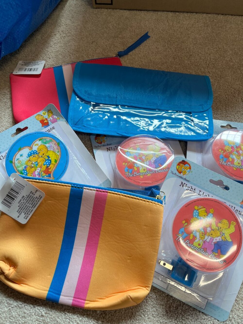 Kids Bundle Berenstain Bears Night Lights and Pouches  (new)